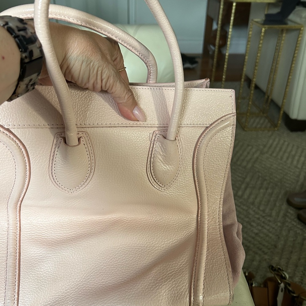 Elegant Pink Leather Handbag